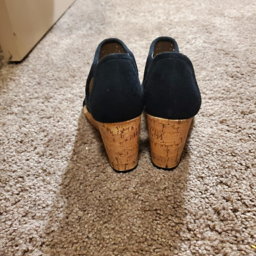 Black Wedges - Picture 4 of 4